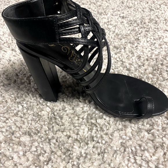 🖤Peep toe MIDI Heels 🖤 - Picture 2 of 3